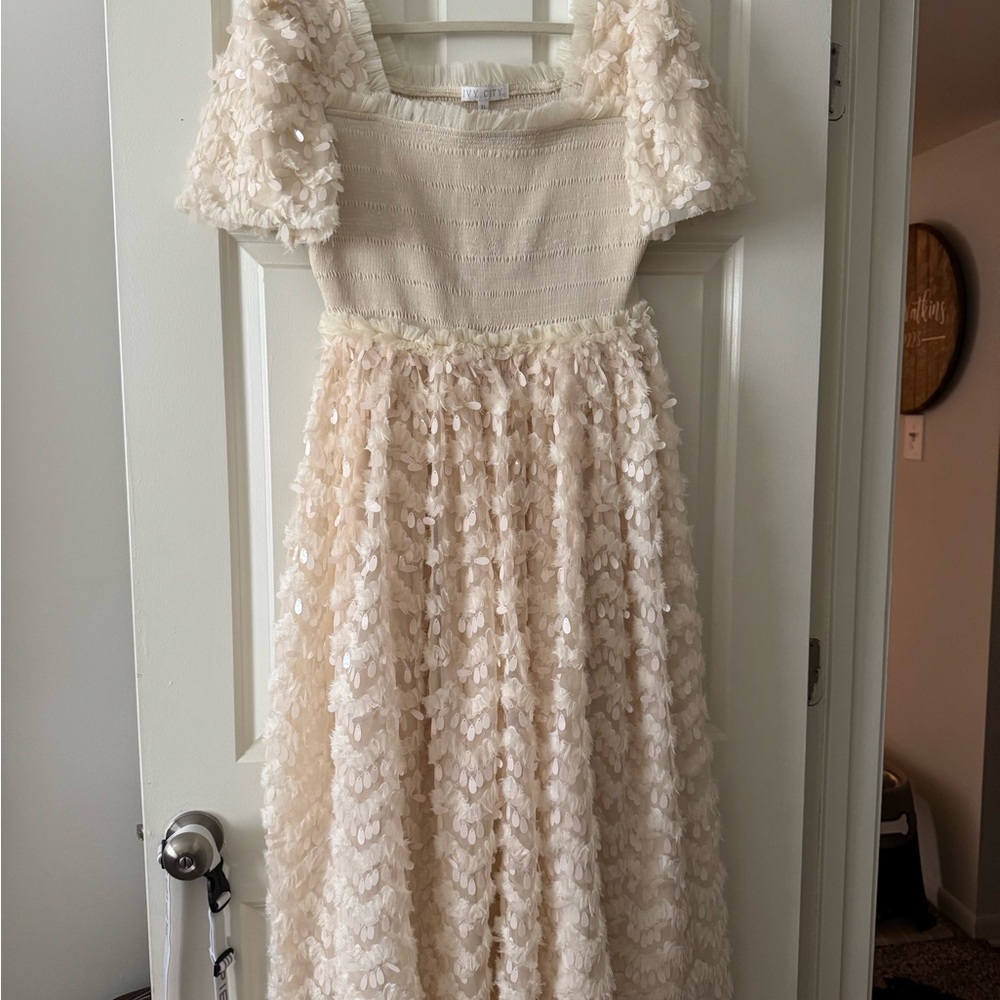 Ivy City Co Cream Midi Dress